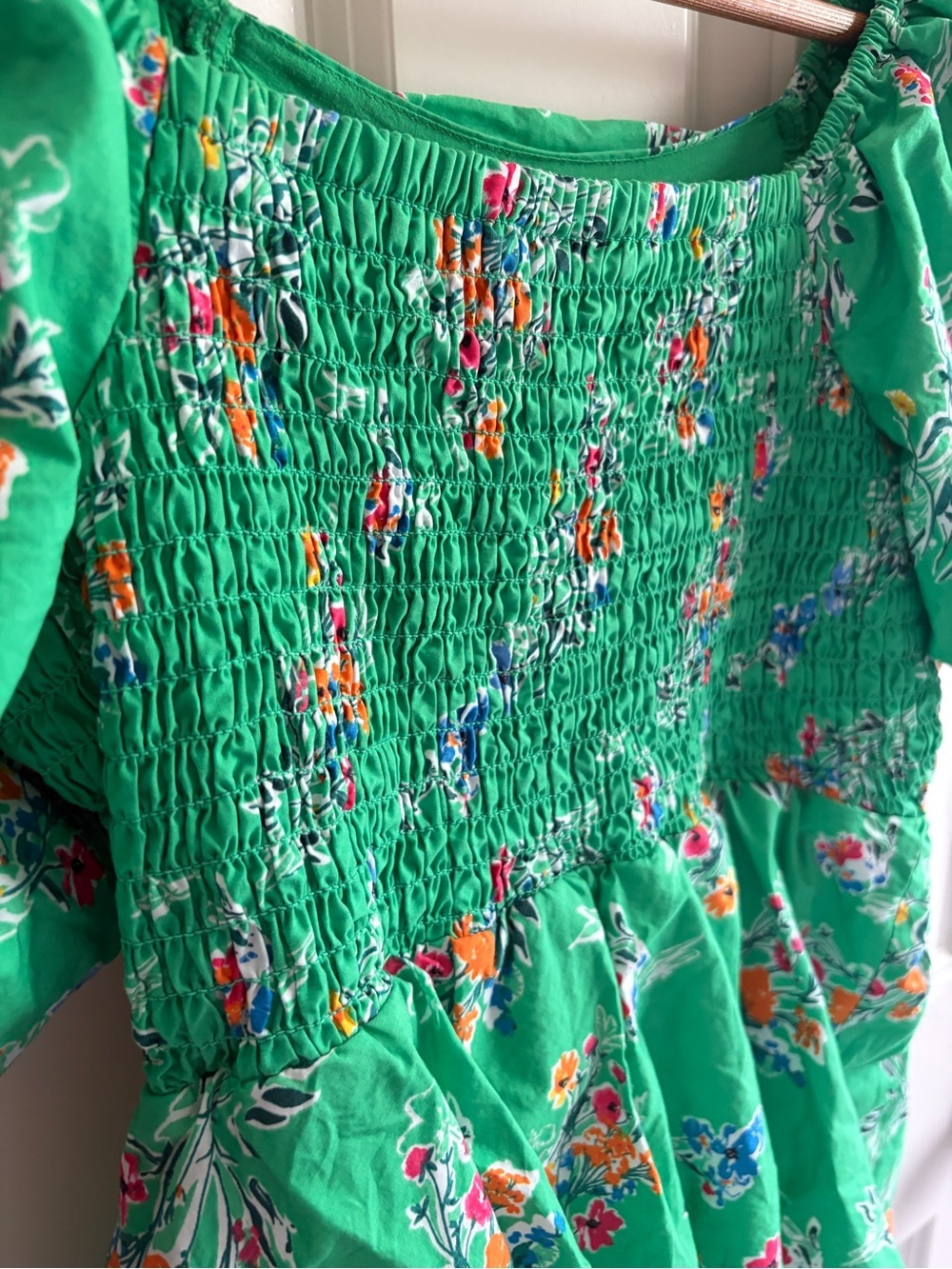 Like new size 10/12 Cat & Jack Green Floral Smocked Tier Dress with Puff Sleeves - Picture 6 of 7